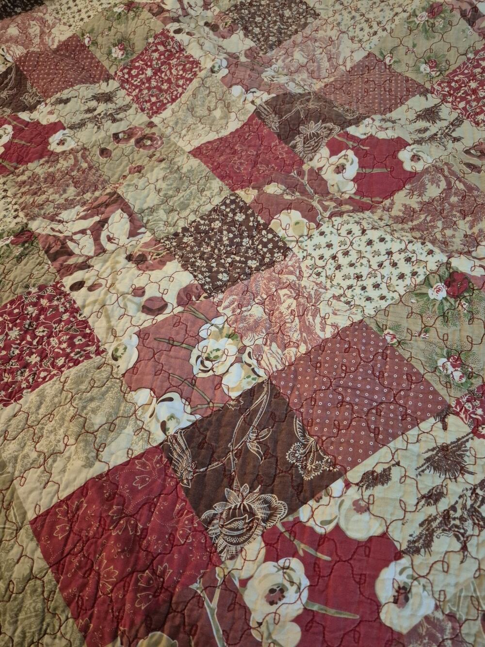 💥 Martha Stewart Floral Patchwork Quilted King Comforter Quilted Shams Red